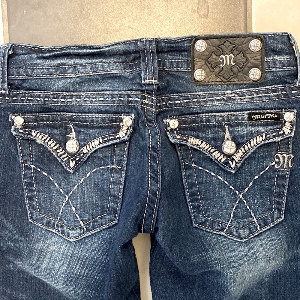 Miss Me jeans. Sz 26.  Fantastic condition.